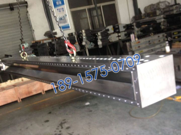 常德熔噴布模具|揭秘“熔噴模頭”、“口罩熔接齒模”,到(dào)底是個啥? 常德熔噴布模具|揭秘“熔噴模頭”、“口罩(zhào)熔(róng)接齒模(mó)”,到(dào)底(dǐ)是(shì)個啥?