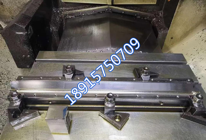 珠海熔噴布模具 | 熔噴布熔噴模（mó）具0.2mm微孔（kǒng）加工