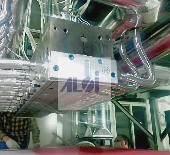 蕪湖熔噴（pēn）布模具 | 熔噴布（bù）生產過程中（zhōng）容易出現（xiàn）問（wèn）題